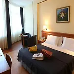 Continental Hotel Vorë
