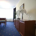 Continental 4*