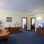 Continental 4*