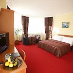 Continental Hotel Vorë