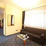 Continental 4*
