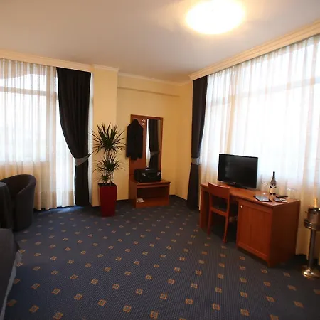 Continental Hotel 4*