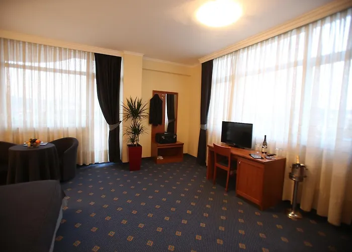 Continental 호텔 4*