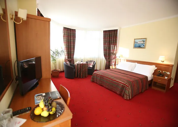 Continental Hotel Vorë