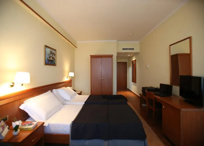 Continental Hotel Vorë